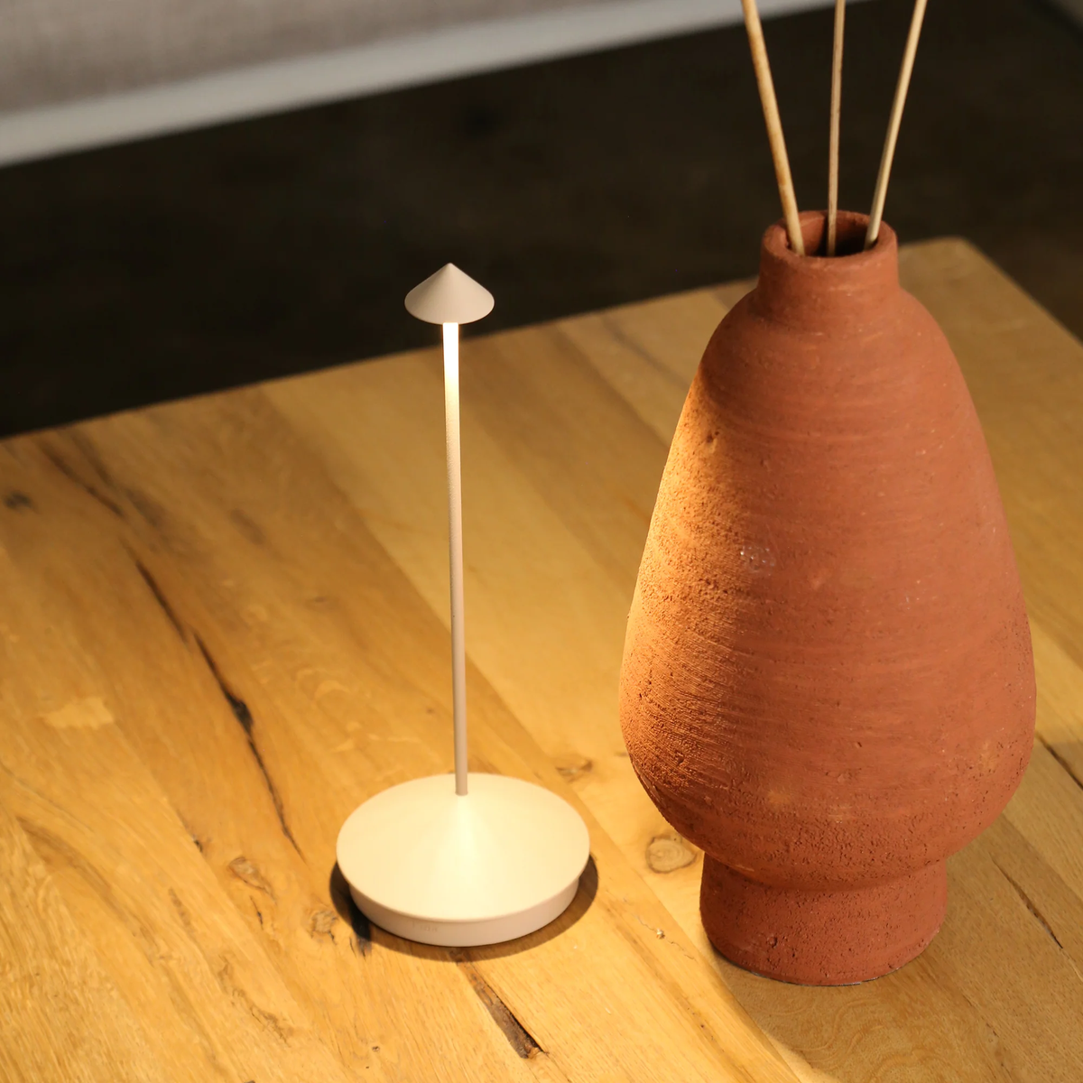 Pina Lamp