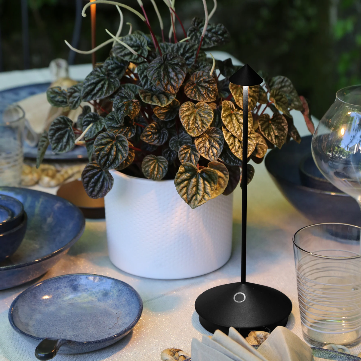 Pina Lamp