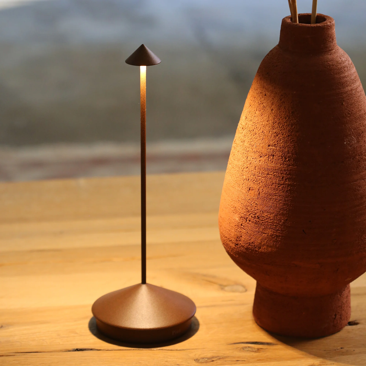 Pina Lamp