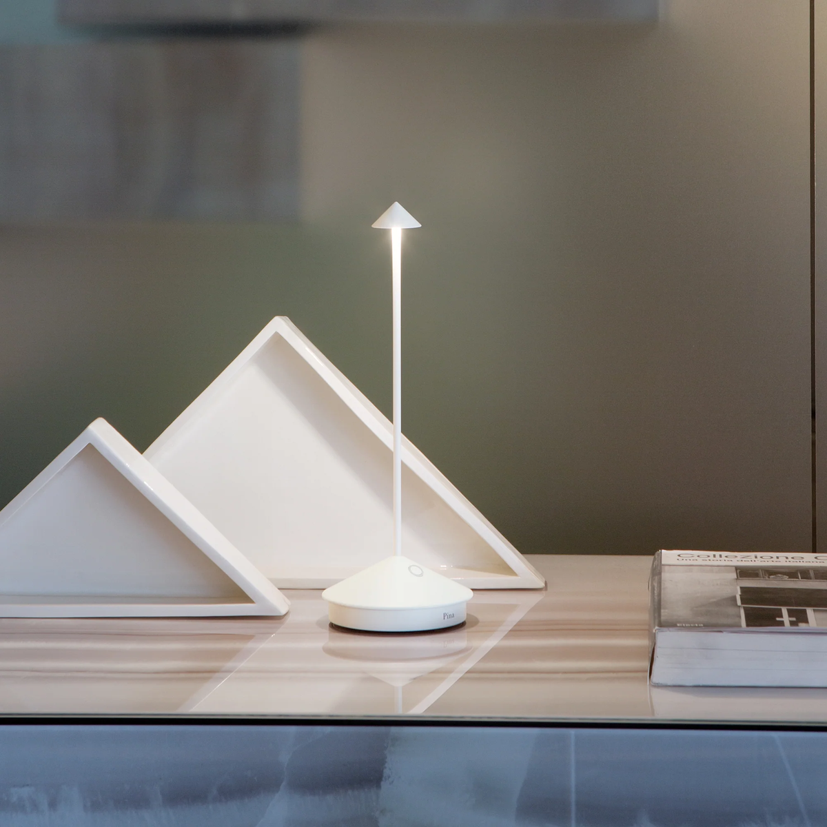 Pina Lamp